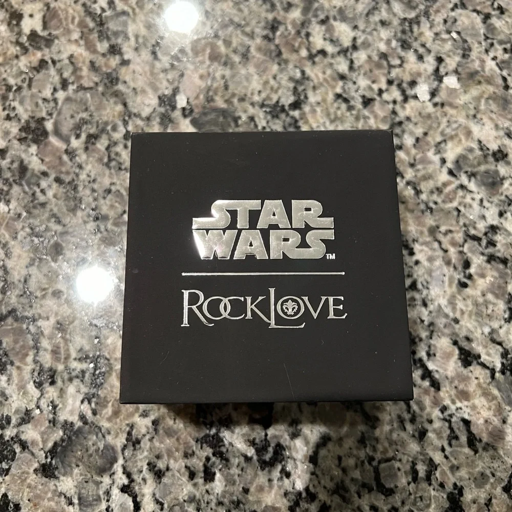 Star Wars X RockLove Darksaber Crystal Lightsaber Necklace NWT - Picture 6 of 8